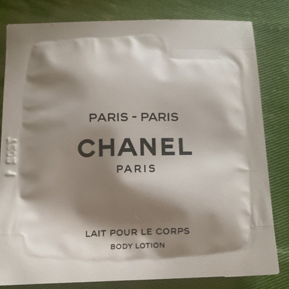 Chanel cosmetic Bag EUC with New Never used Spa/make up items
Chanel
Exclusive - Picture 5 of 16